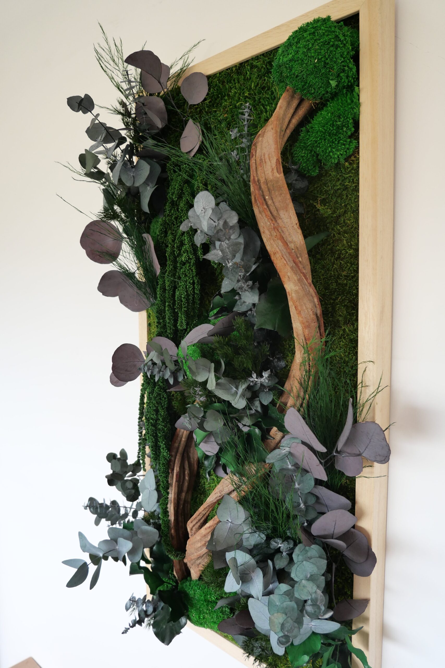Tableau végétal avec végétaux verts et violets