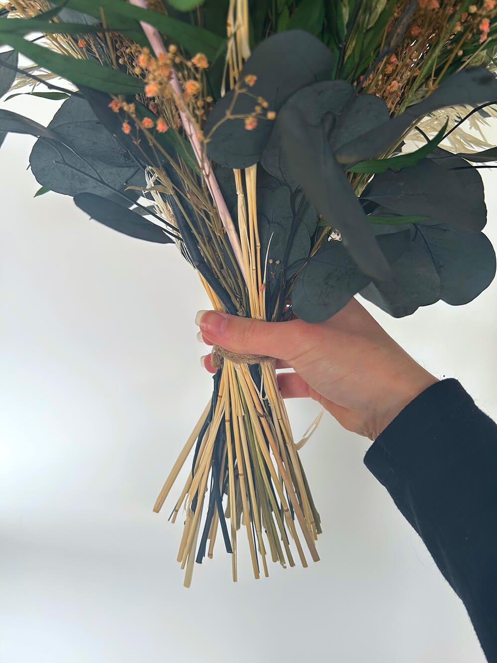 Bouquet avec fleurs violettes