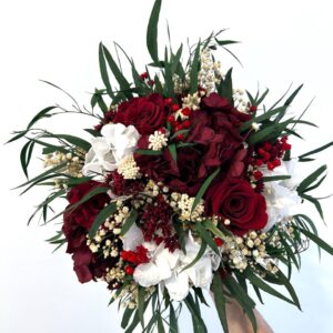 Bouquet de fleurs rouges et blanches