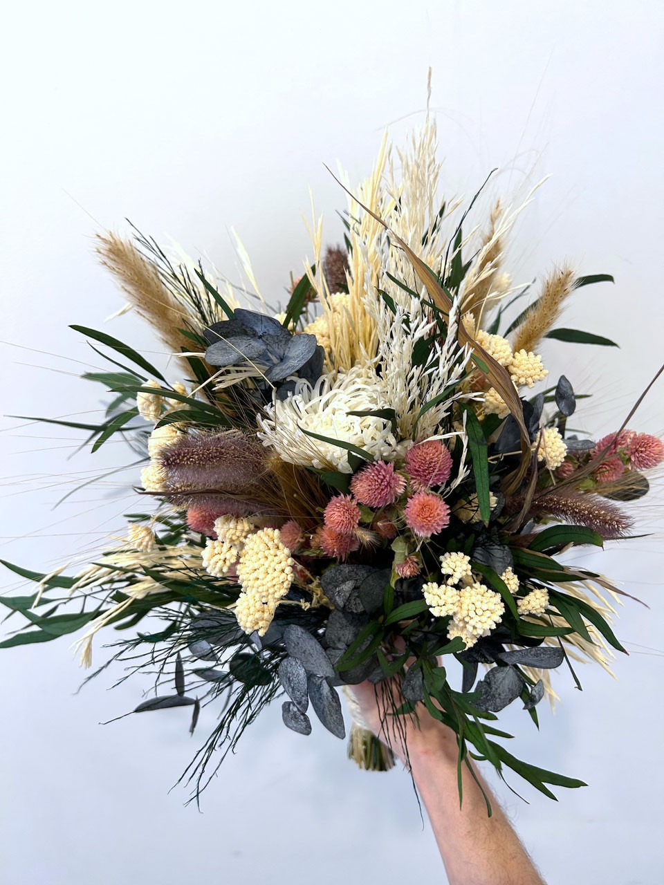 Bouquet de fleurs blanches et roses