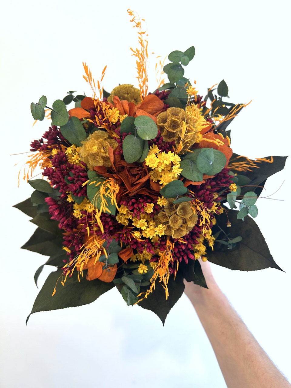 Bouquet de fleurs jaunes et rouges