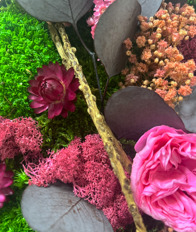 Hexagone végétal stabilisé avec fleurs roses